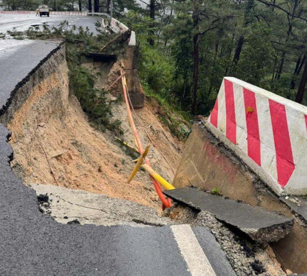Cấm lưu thông qua đèo Prenn từ 10 giờ ngày 17.11