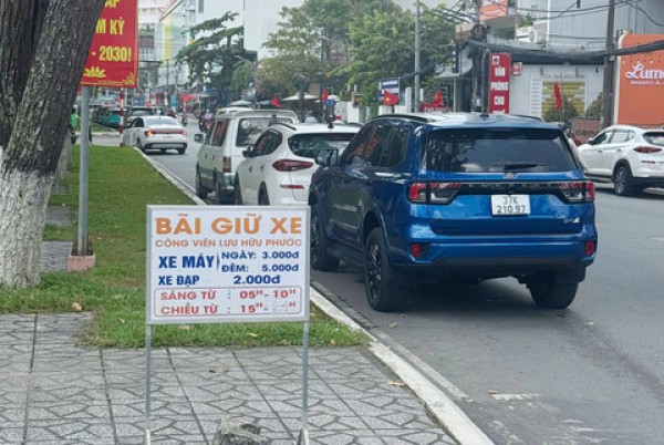 Cần Thơ: Quy hoạch chưa triển khai, bãi xe đã "loạn giá”