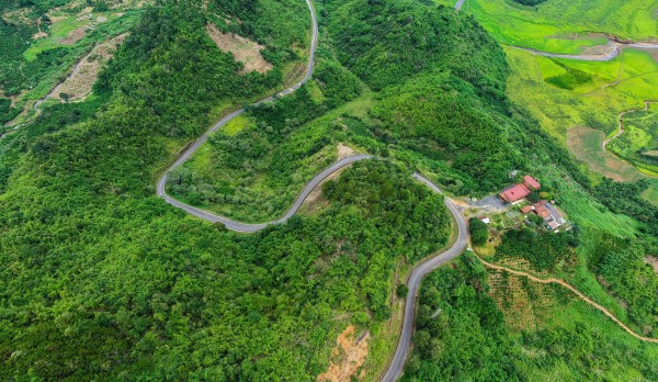 Cán bộ, viên chức Lâm Đồng gian nan vì kết nối giao thông yếu kém