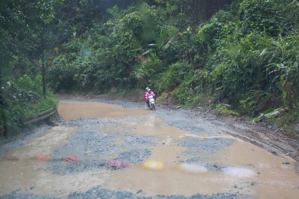 Cận cảnh đoạn quốc lộ “đau khổ”, nỗi ám ảnh của tài xế và người dân