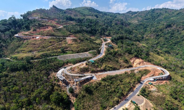 Cận cảnh quốc lộ 28B - cung đường mới đi Đà Lạt đang về đích