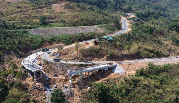 Cận cảnh quốc lộ 28B - cung đường mới đi Đà Lạt đang về đích