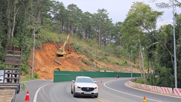 Cần từ 15 - 17 tỉ đồng sửa chữa đèo Prenn sạt lở