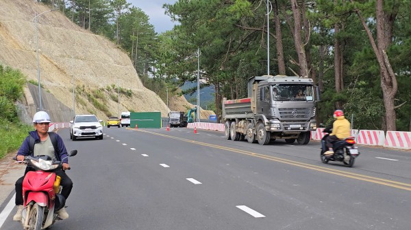 Cần từ 15 - 17 tỉ đồng sửa chữa đèo Prenn sạt lở