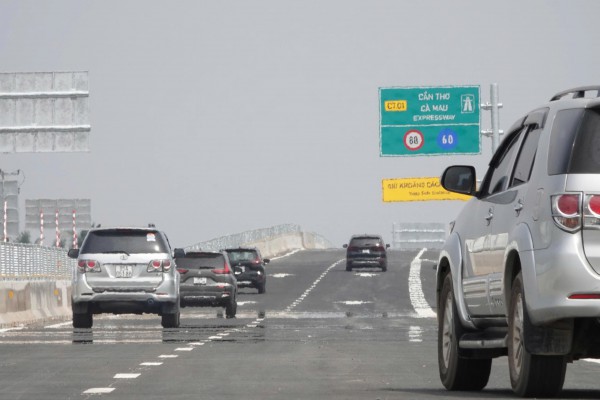 Cao tốc Hậu Giang - Cà Mau tạm dừng khai thác từ 13 giờ ngày 16.3