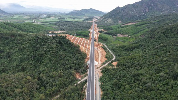 Cao tốc Vân Phong - Nha Trang được đề xuất đưa vào khai thác dịp tết, vượt tiến độ 4 tháng