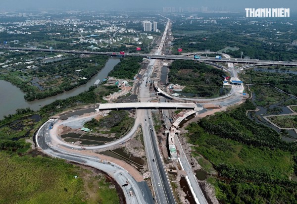 Cầu cạn Vành đai 3 đi qua Vinhomes Grand Park khi nào xong?