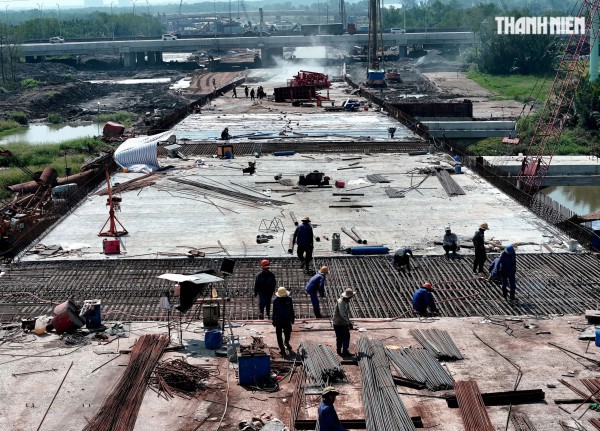 Cầu cạn Vành đai 3 đi qua Vinhomes Grand Park khi nào xong?