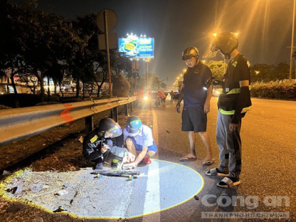 Chùm ảnh: ‘Choáng’ với nạn đinh tặc ở khu vực cầu vượt Sóng Thần
