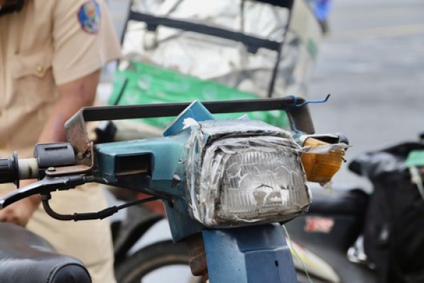 Công an TPHCM: Đẩy mạnh xử lý xe 2, 3 bánh cũ nát, chở hàng cồng kềnh mất an toàn