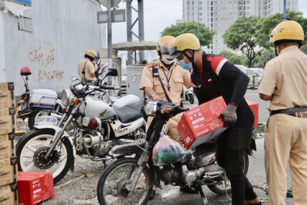 Công an TPHCM: Đẩy mạnh xử lý xe 2, 3 bánh cũ nát, chở hàng cồng kềnh mất an toàn