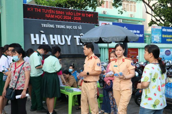 Công an TPHCM sát cánh cùng thí sinh vì một kỳ thi tuyển lớp 10 an toàn