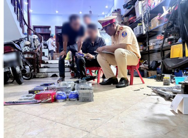 Công an TP.Hồ Chí Minh: Triệt tận gốc các lò "độ, chế" xe máy trá hình