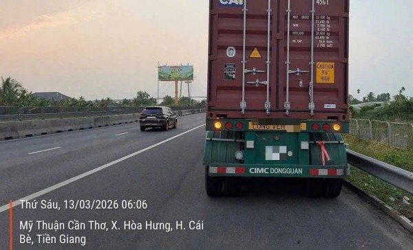 Dừng, đỗ trái quy định trên cao tốc Trung Lương - Mỹ Thuận - Cần Thơ, nhiều xe bị phạt nặng