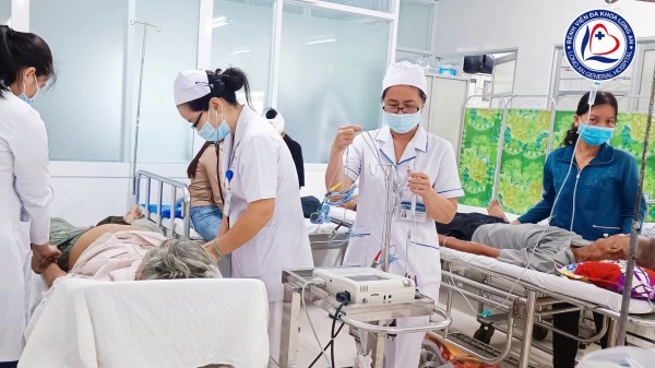 Hai vụ tai nạn trên cao tốc TPHCM - Trung Lương, 10 người nhập viện