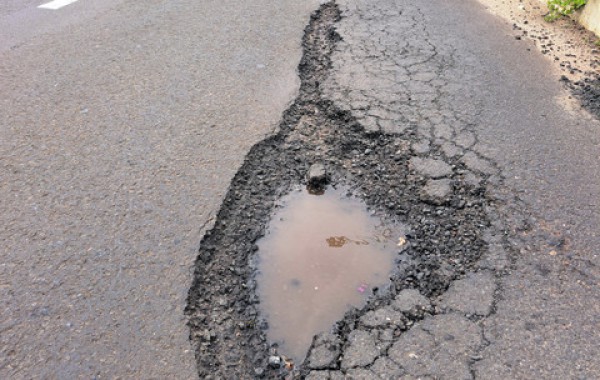 Hàng loạt tuyến đường huyết mạch Bắc Tây Nguyên hư hỏng