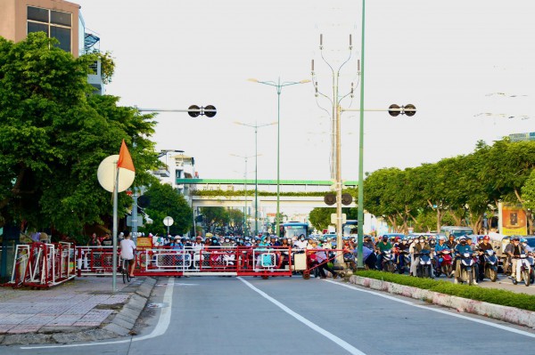 Hiểm họa đường ngang tại TPHCM: "Nút thắt tử thần" giữa lòng đô thị Hiểm họa đường ngang tại TPHCM: "Nút thắt tử thần" giữa lòng đô thị