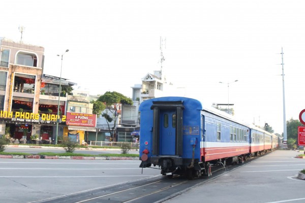 Hiểm họa đường ngang tại TPHCM: "Nút thắt tử thần" giữa lòng đô thị Hiểm họa đường ngang tại TPHCM: "Nút thắt tử thần" giữa lòng đô thị