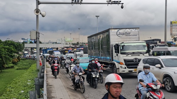 Kẹt xe kinh hoàng trên quốc lộ 1, đoạn ngã ba Vũng Tàu đến nút giao Tân Vạn Kẹt xe kinh hoàng trên quốc lộ 1, đoạn ngã ba Vũng Tàu đến nút giao Tân Vạn