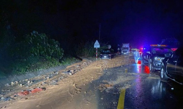 Khánh Hòa: Sạt lở trên đèo Khánh Lê trúng xe khách, 5 người tử vong, 13 người bị thương