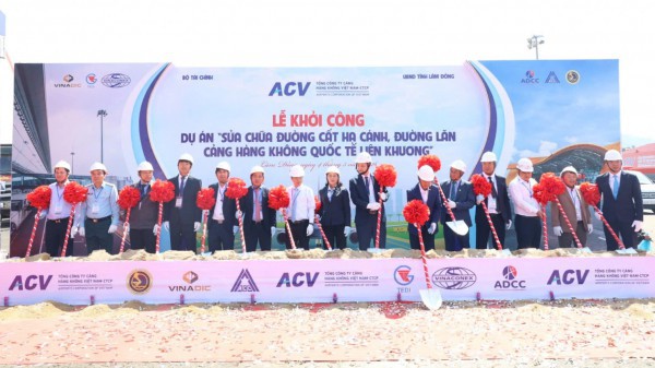 Khởi công sửa chữa đường cất hạ cánh, đường lăn sân bay Liên Khương