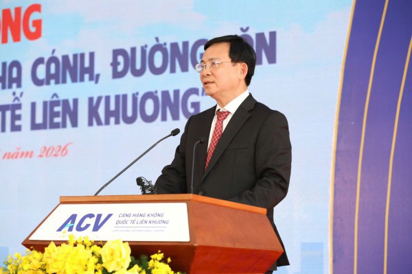 Khởi công sửa chữa đường cất hạ cánh, đường lăn sân bay Liên Khương