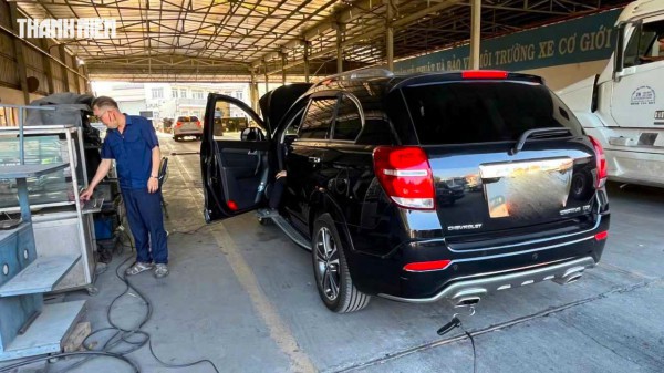 Kiểm định khí thải phải ký giấy cam kết, nhiều người dùng xe máy dầu hoang mang