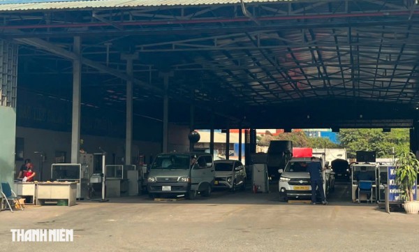 Kiểm định khí thải phải ký giấy cam kết, nhiều người dùng xe máy dầu hoang mang