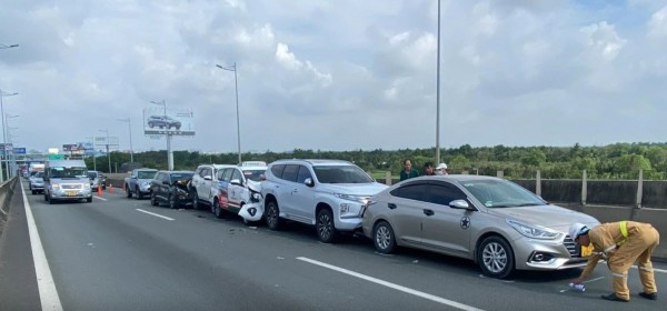 Lái ô tô trên quốc lộ và cao tốc, làm sao để tránh tai nạn 