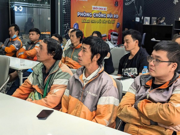 Lalamove tăng cường nâng cao kiến thức phòng, chống rủi ro cho các đối tác tài xế
