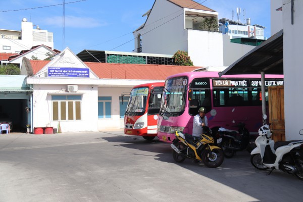 Lâm Đồng: Xăng dầu tăng tới 40%, nhà xe tính tăng giá vận chuyển