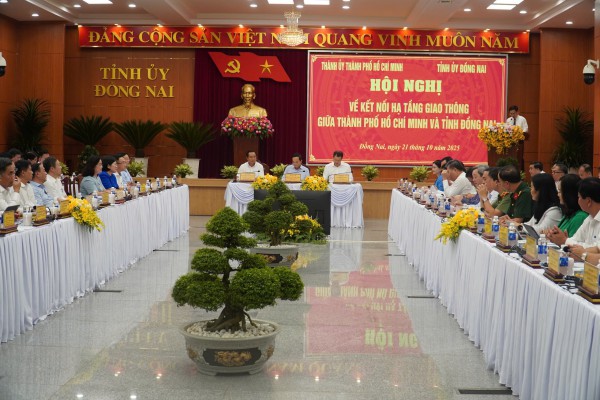 Lãnh đạo TP.HCM và Đồng Nai họp bàn kết nối giao thông