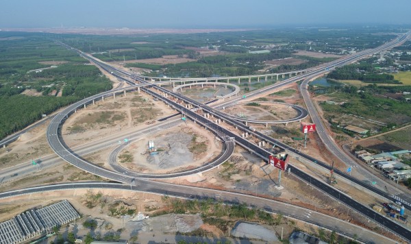 Mở toàn bộ nút giao cao tốc TP.HCM - Long Thành với Biên Hòa - Vũng Tàu