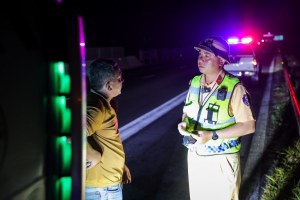 Mối nguy dừng xe trên cao tốc: Phạt tới 13 triệu, vì sao tài xế vẫn vi phạm?