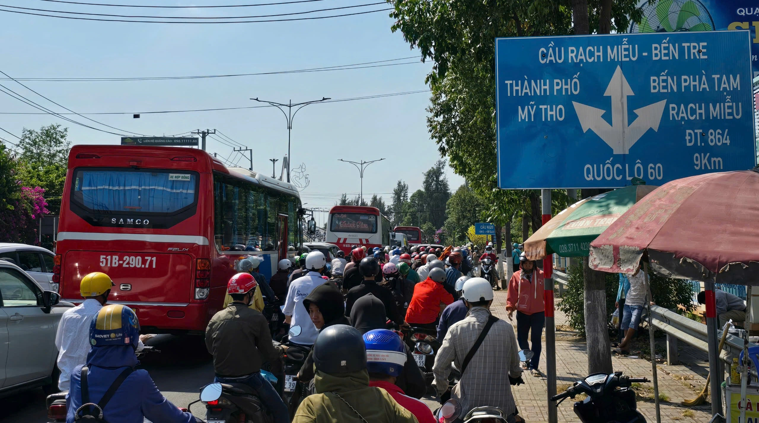 Mùng 5 tết: Cầu Rạch Miễu liên tục thành đường một chiều hướng đi Tiền Giang