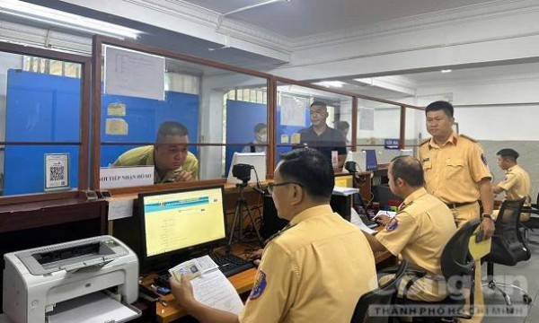 Nâng cao năng lực xử lý hồ sơ cấp, đổi GPLX trực tuyến từ 3.000 hồ sơ/ngày lên 10.000 hồ sơ