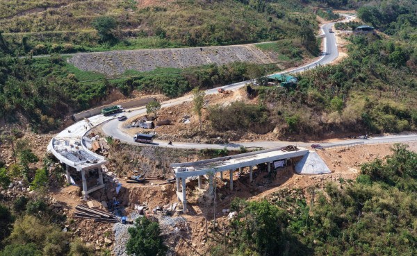 Nâng cấp quốc lộ 28B khó hoàn thành trong tháng 4 vì giá xăng dầu