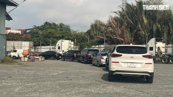 Ngày đầu áp dụng quy định đăng kiểm mới: Tắc nghẽn, chờ đợi do… lỗi phần mềm