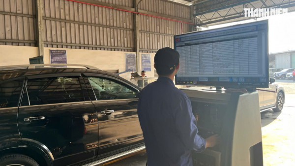 Ngày đầu áp dụng quy định đăng kiểm mới: Tắc nghẽn, chờ đợi do… lỗi phần mềm