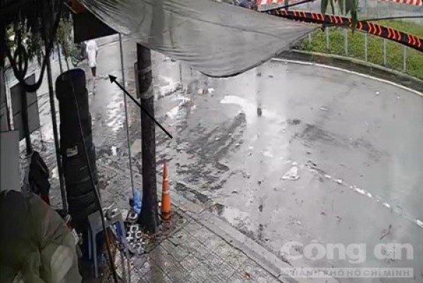 Người đàn ông bất ngờ chạy bộ ra đường, bị xe container cán tử vong