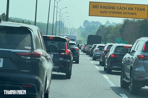 Người dân thường vi phạm luật giao thông nào trong dịp lễ? Người dân thường vi phạm luật giao thông nào trong dịp lễ?