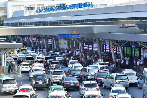 Nhiều giải pháp nhằm giảm ùn tắc xung quanh sân bay Tân Sơn Nhất