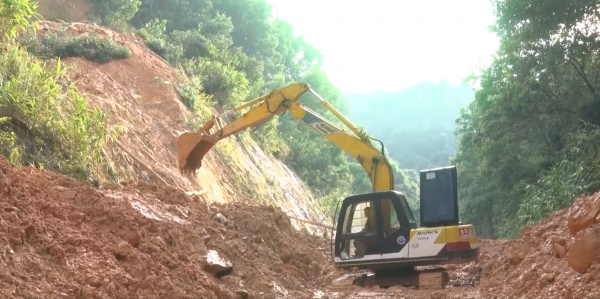 Quảng Bình: Tiến độ thông tuyến quốc lộ sạt lở gặp trở ngại do mưa lớn