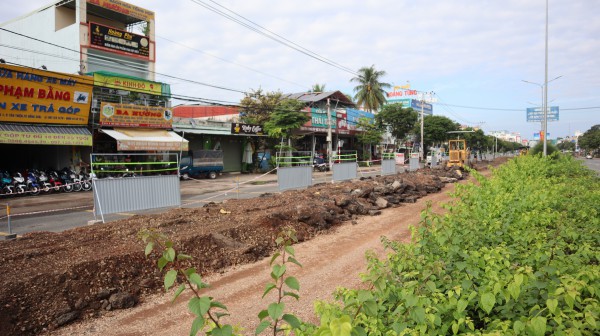 Quốc lộ 14 ở Đồng Nai vá mãi vẫn hư, như 