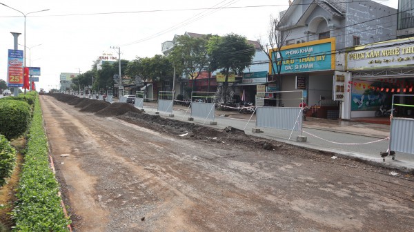 Quốc lộ 14 ở Đồng Nai vá mãi vẫn hư, như 