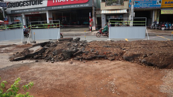 Quốc lộ 14 ở Đồng Nai vá mãi vẫn hư, như 