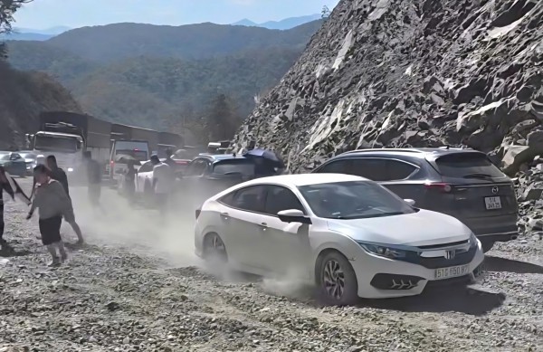 Quốc lộ 28B: Nỗi ám ảnh của tài xế, du khách trong dịp Tết Bính Ngọ