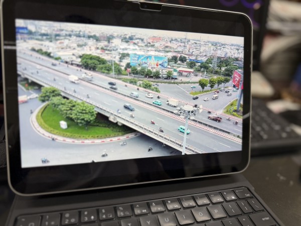 TPHCM: CSGT dùng Flycam để theo dõi, xử lý kẹt xe, sự cố giao thông