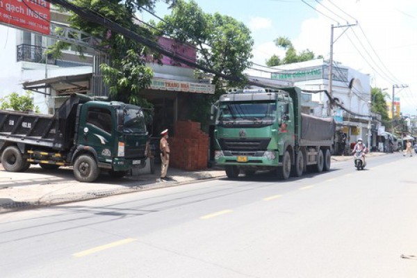 TPHCM: Hơn 5.000 ngàn xe vi phạm sau một tháng tổng kiểm tra ôtô kinh doanh vận tải