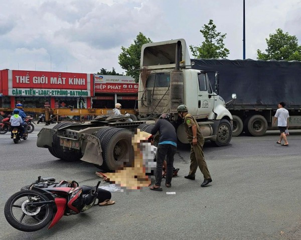TP.HCM: Tai nạn xe đầu kéo, người mẹ tử vong thương tâm, con gái bị thương